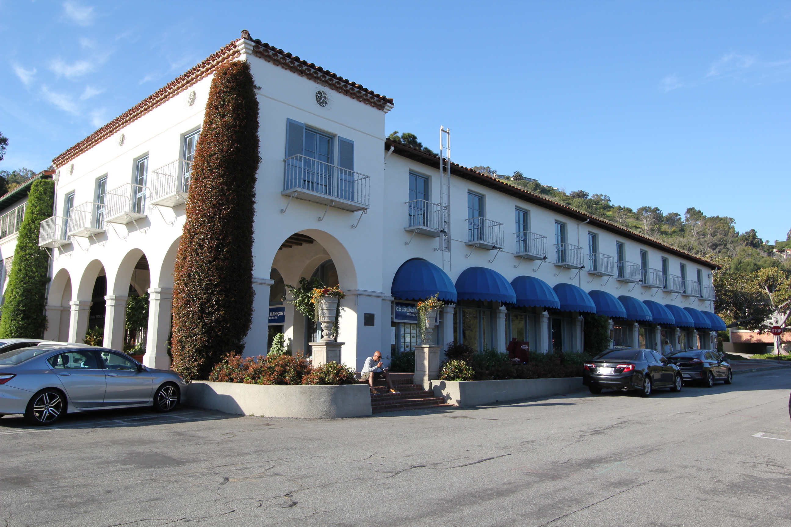 Malaga Cove Plaza